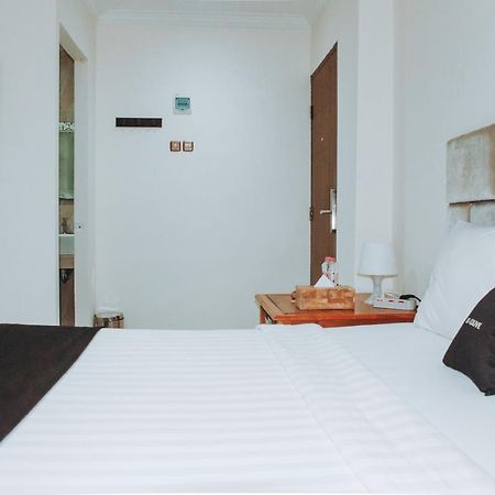 Hotel Ds Colive Marina Airport Semarang Exterior foto